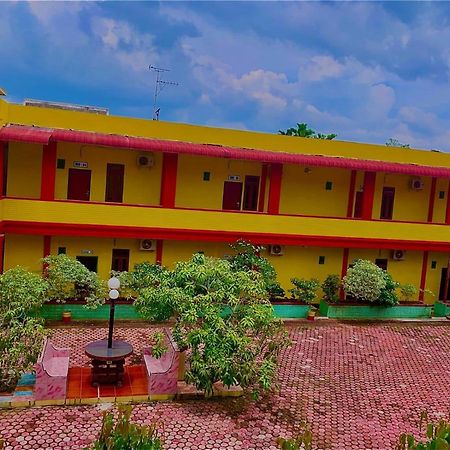 Hotel Rembulan Tebing Tinggi エクステリア 写真