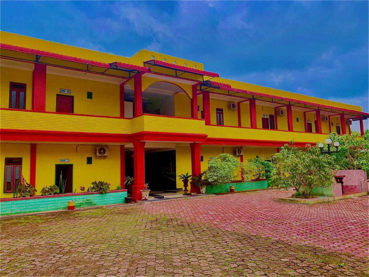 Hotel Rembulan Tebing Tinggi エクステリア 写真
