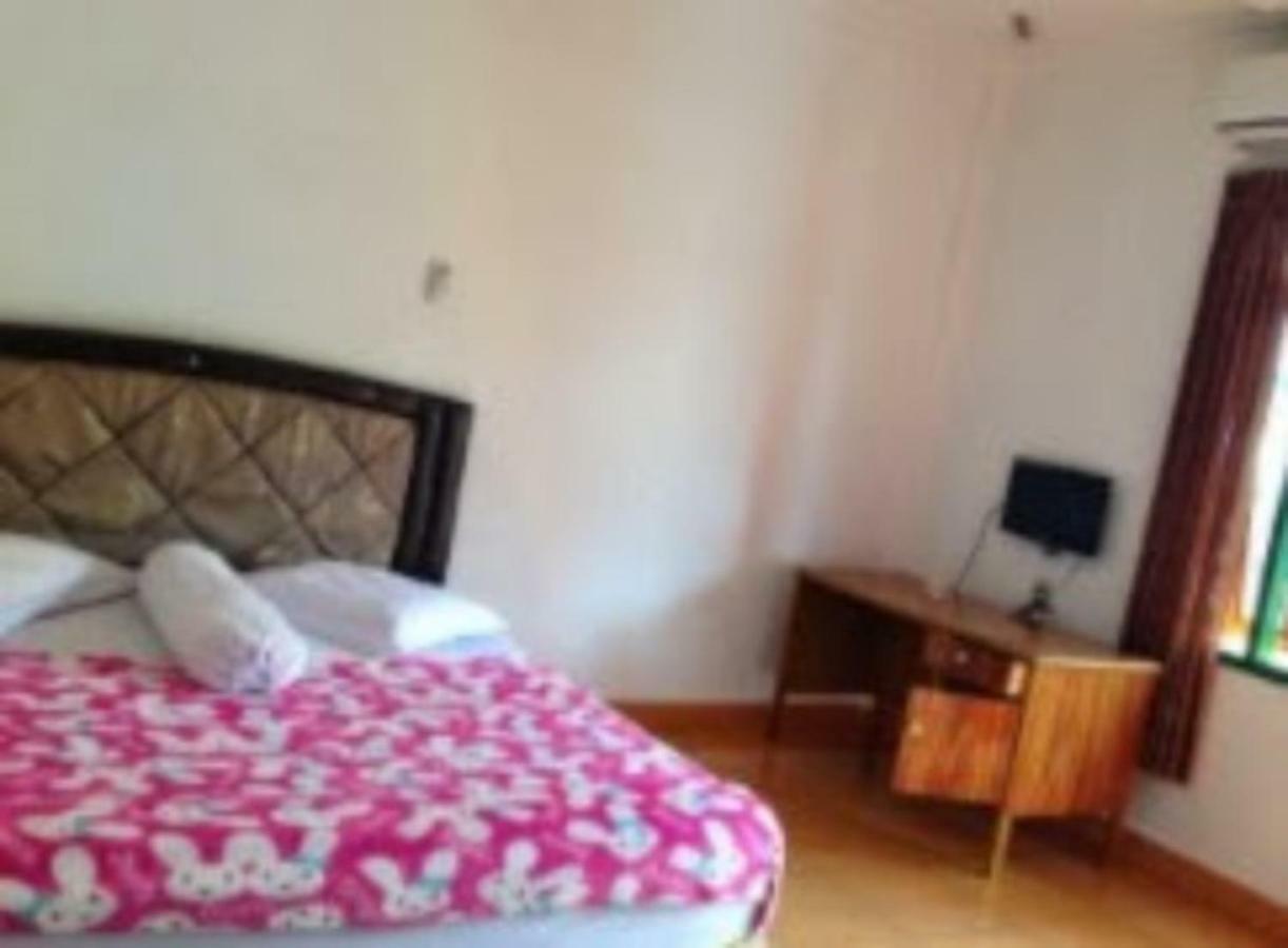 Hotel Rembulan Tebing Tinggi エクステリア 写真