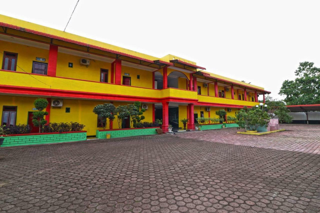 Hotel Rembulan Tebing Tinggi エクステリア 写真