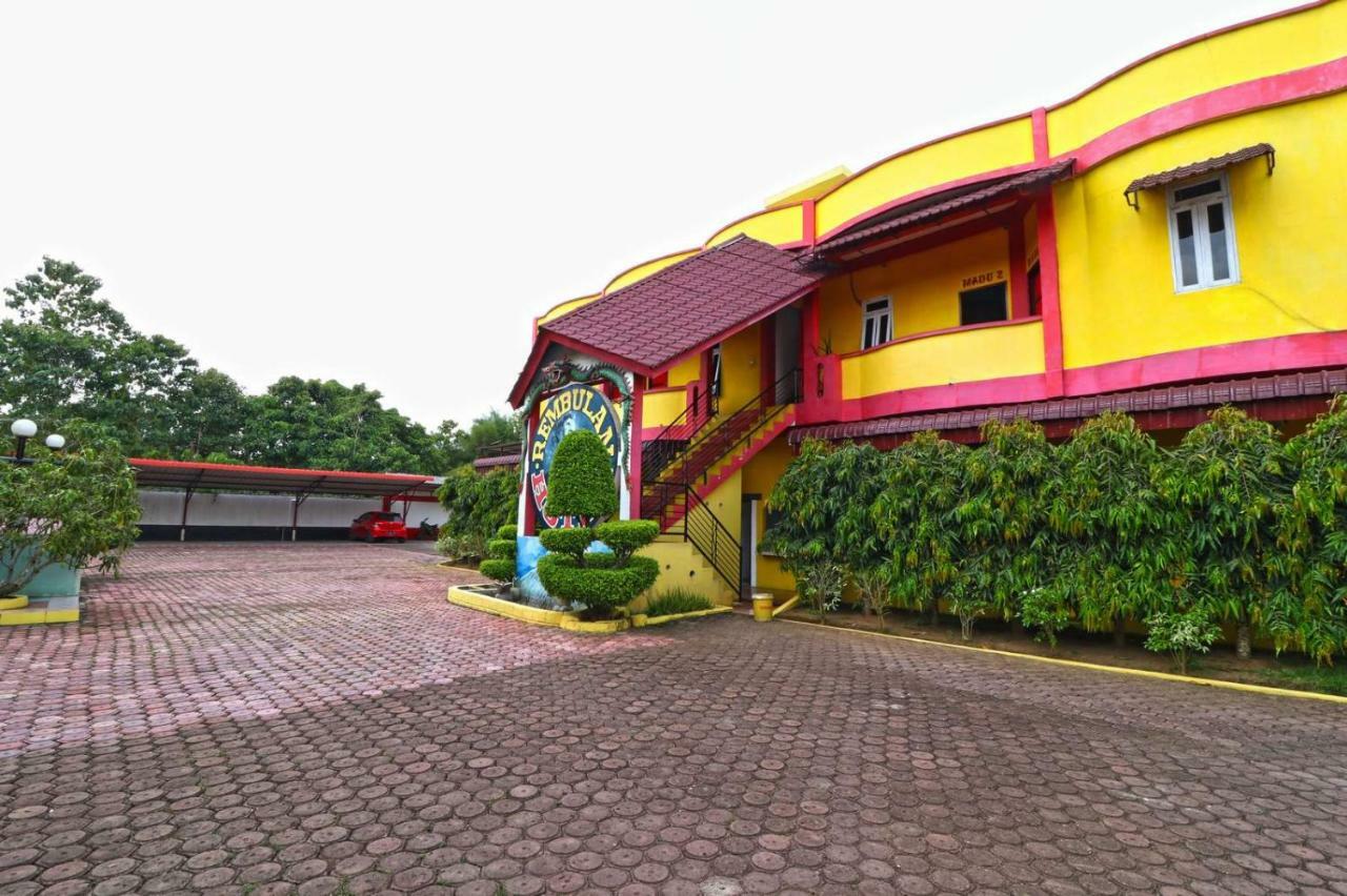 Hotel Rembulan Tebing Tinggi エクステリア 写真